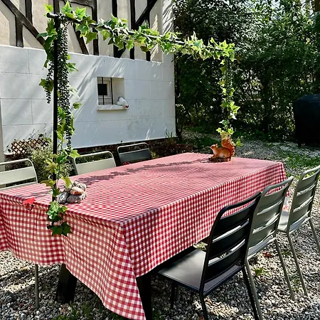 펜션 La Feuillee, Charmante Maison Au Bois De Cise 얼트